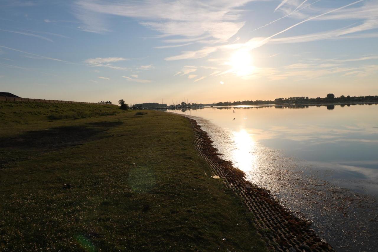 Hof Zuidvliet Pension Wolphaartsdijk Buitenkant foto